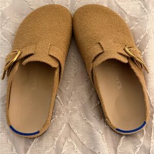 Rothy’s Buckle Clog – Wren Bouclé